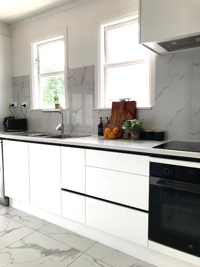 Bright & Comfy Stay In Newly Renovated Home With Parking Auckland Exteriér fotografie